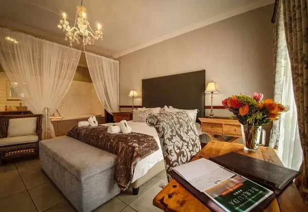 Luxury Tek Büyük Yataklı Oda