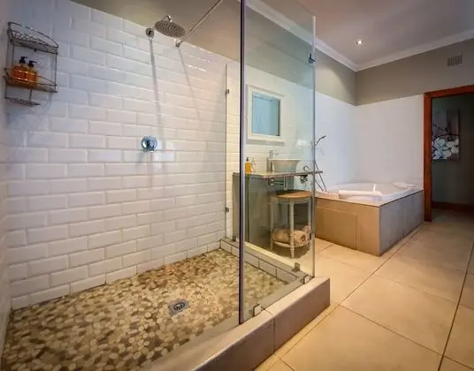 Luxury Tek Büyük Yataklı Oda