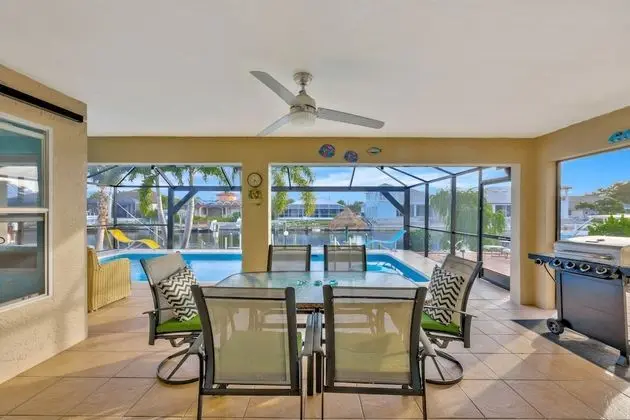 Deluxe Villa, 3 Yatak Odası, Kişiye Özel Havuzlu, Kanal Manzaralı