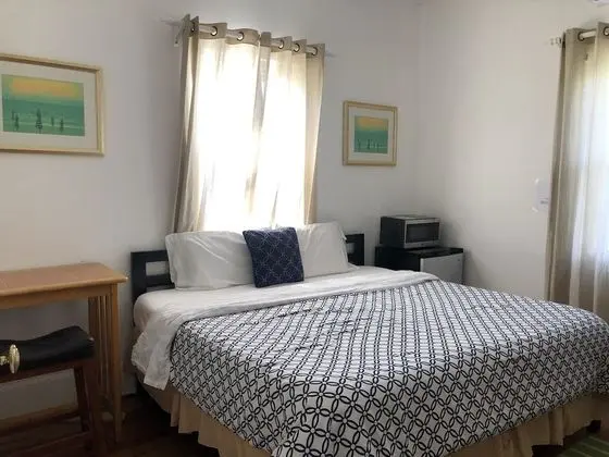 Economy Tek Kişilik Oda, 1 En Büyük (King) Boy Yatak (4)