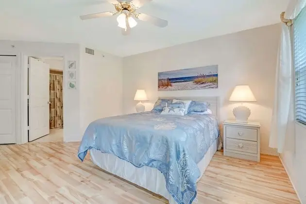 Daire (Bermuda Pointe 104)