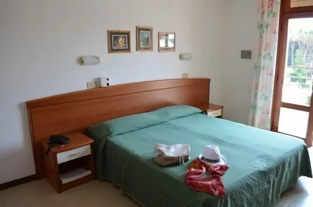 Stüdyo, Ek Bina
