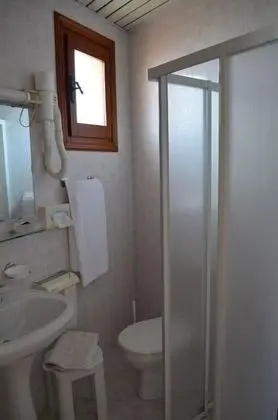 Üç Kişilik Oda