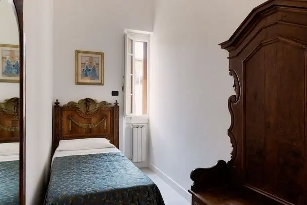 Classic Tek Büyük veya İki Ayrı Yataklı Oda