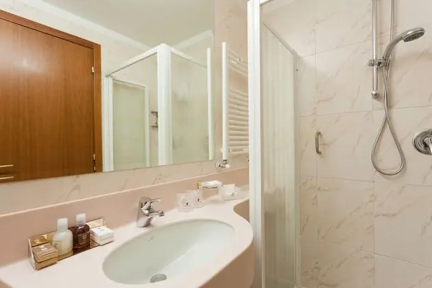 Tek Kişilik Oda, Ek Bina (3-Star Berna Tower)