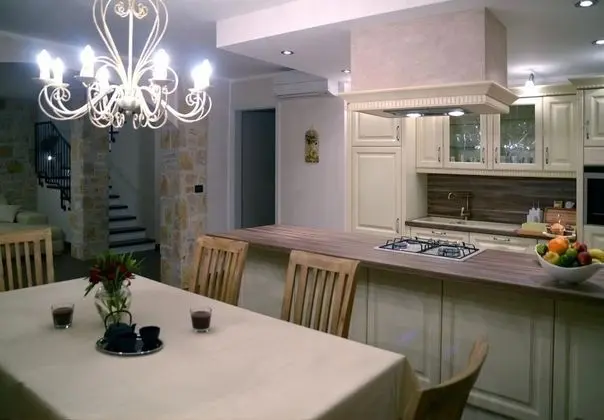 Ev (Berna - pool house - H(6+1))