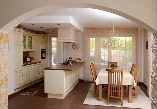 Ev (Berna - pool house - H(6+1))