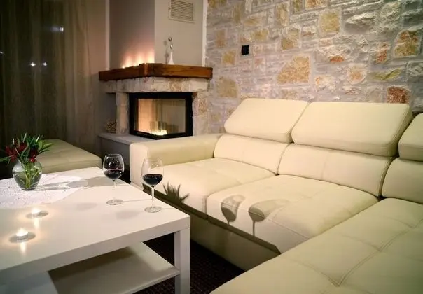 Ev (Berna - pool house - H(6+1))