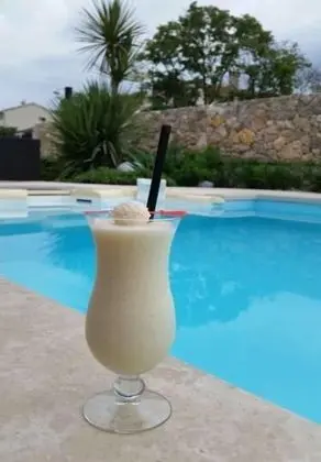 Ev (Berna - pool house - H(6+1))