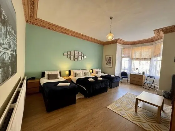Dört Kişilik Oda, Ortak Banyo (Room 1)