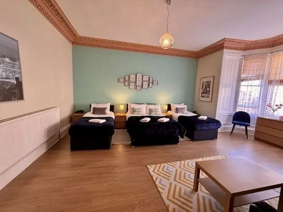 Dört Kişilik Oda, Ortak Banyo (Room 1)