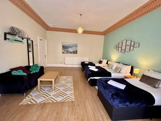 Dört Kişilik Oda, Ortak Banyo (Room 1)