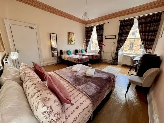 Dört Kişilik Oda, Ortak Banyo (Room 1)
