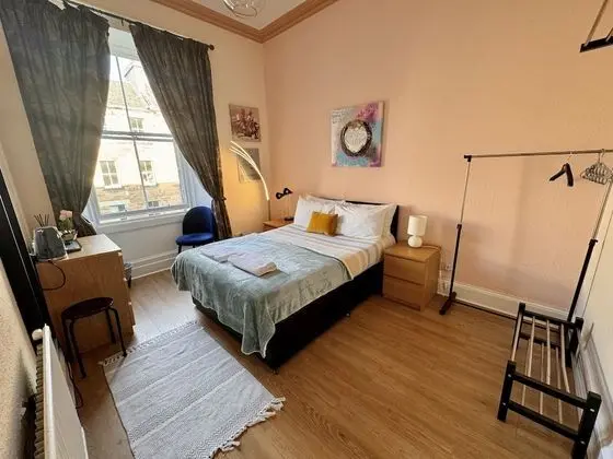 Tek Büyük Yataklı Oda, Ortak Banyo (Room 2)