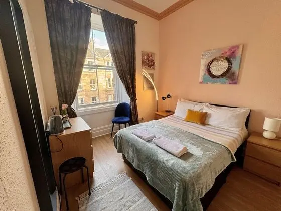 Tek Büyük Yataklı Oda, Ortak Banyo (Room 2)