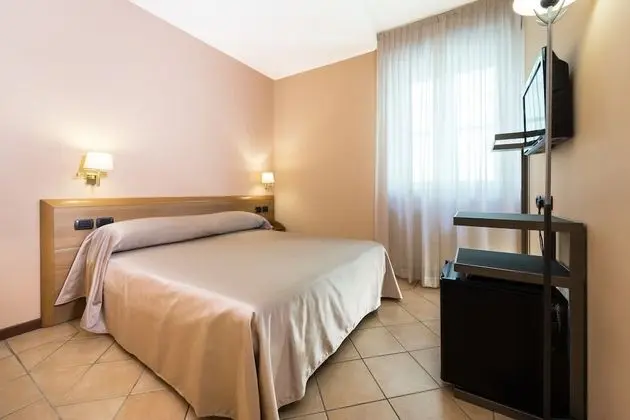 Economy Tek Büyük Yataklı Oda