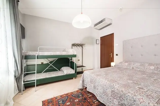 Standard Dört Kişilik Oda