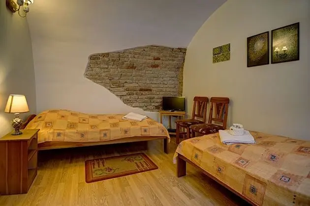 Tek Büyük Yataklı Oda, Ortak Banyo