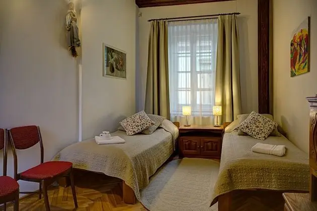 Tek Büyük Yataklı Oda, Ortak Banyo