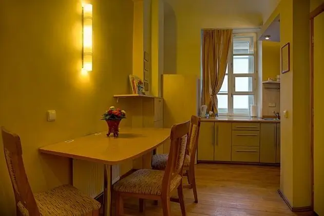 Tek Büyük Yataklı Oda, Ortak Banyo