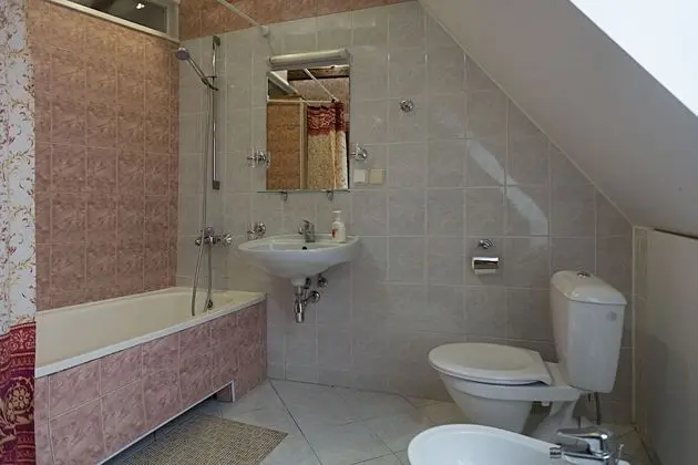 Tek Büyük Yataklı Oda, Ortak Banyo