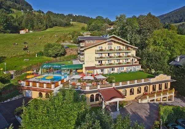 Junior Süit, 1 Çift Kişilik Yatak, Balkon, Dağ Manzaralı