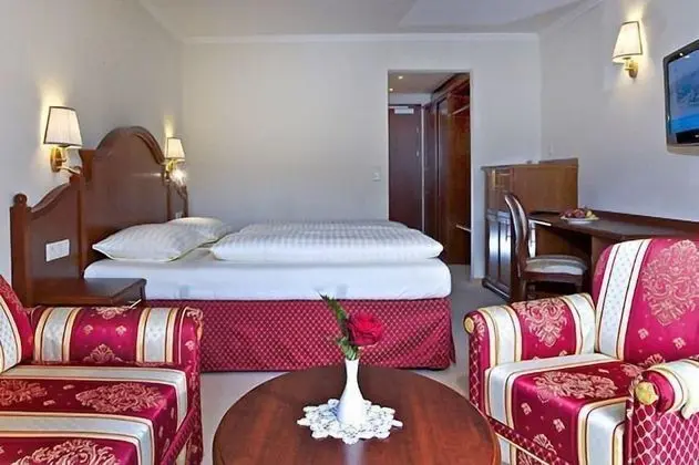 Junior Süit, 1 Çift Kişilik Yatak, Balkon, Göl Manzaralı