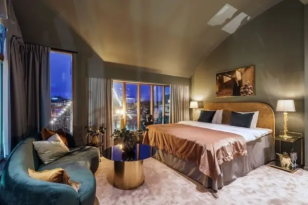 Balcony Suite