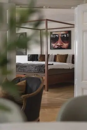 Super Suite