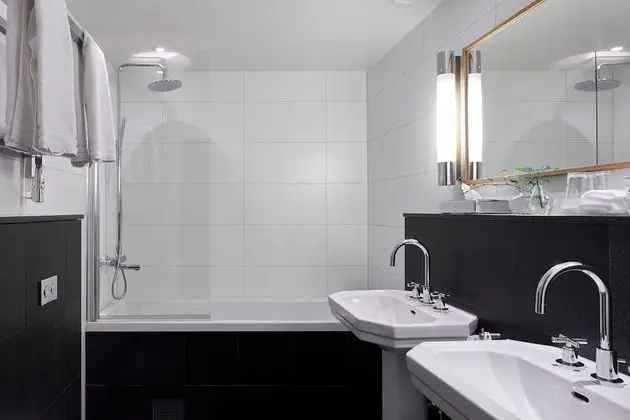 Super Suite