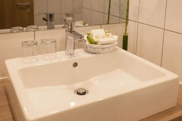 Standard Tek Büyük Yataklı Oda, Balkon, Kısmi Deniz Manzarası