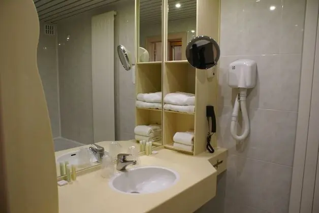 Classic Tek Büyük Yataklı Oda