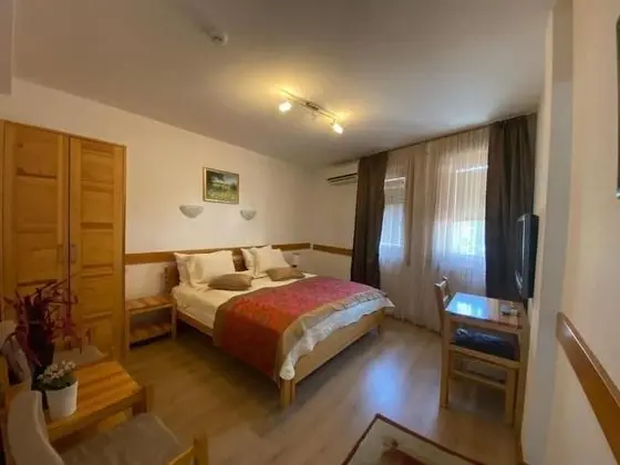 Tek Büyük Yataklı Oda