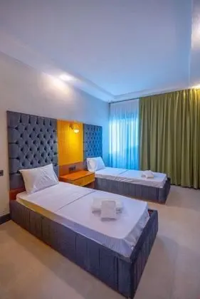 Villa - 3 Yatak Odalı, Bahçe Manzaralı, Isıtmalı Özel Havuzlu