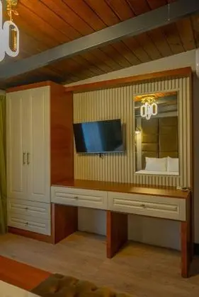 Villa - 3 Yatak Odalı, Bahçe Manzaralı, Isıtmalı Özel Havuzlu