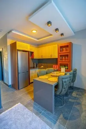 Villa - 3 Yatak Odalı, Bahçe Manzaralı, Isıtmalı Özel Havuzlu