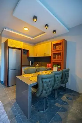Villa - 3 Yatak Odalı, Bahçe Manzaralı, Isıtmalı Özel Havuzlu