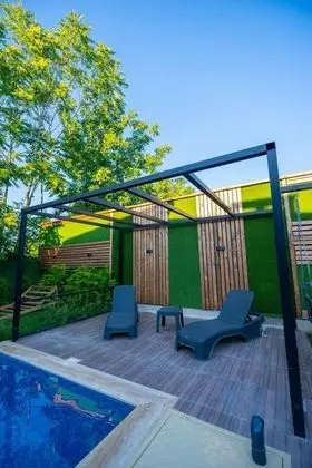 Villa - 3 Yatak Odalı, Bahçe Manzaralı, Isıtmalı Özel Havuzlu