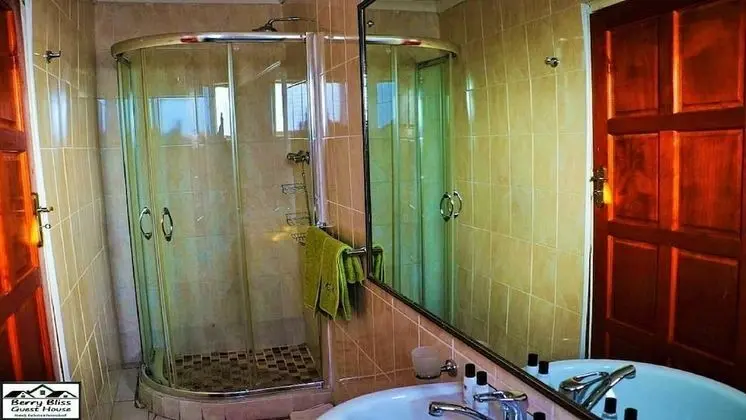 Family Süit, Havuz Manzaralı