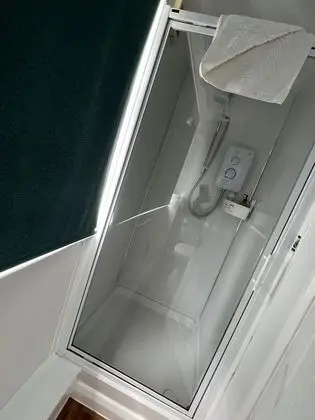 Tek Büyük Yataklı Oda (19 - Room Only)