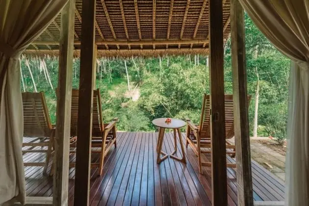 Tek Büyük Yataklı Oda, Balkon