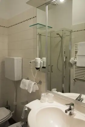 Dört Kişilik Oda
