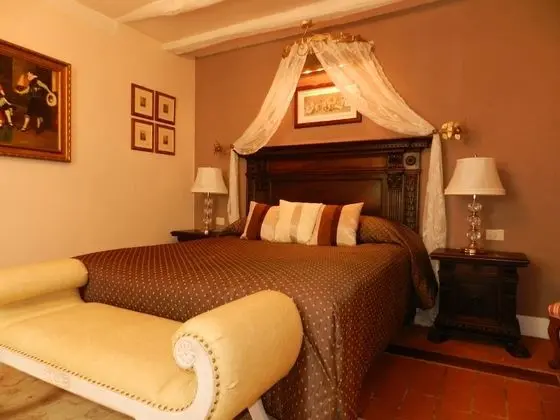 Classic Tek Büyük Yataklı Oda