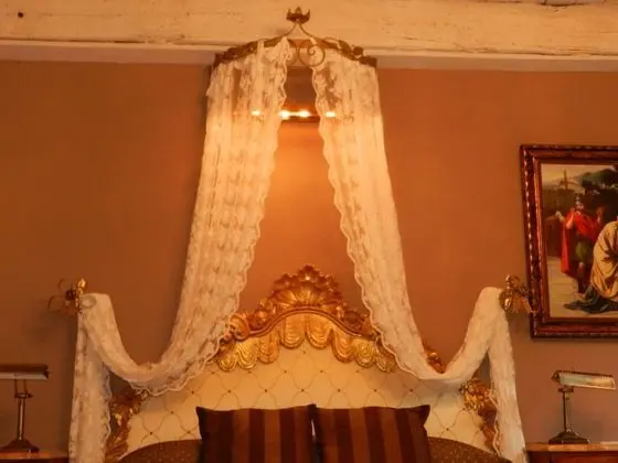 Classic Tek Büyük Yataklı Oda