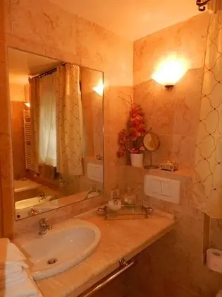 Classic Tek Büyük Yataklı Oda