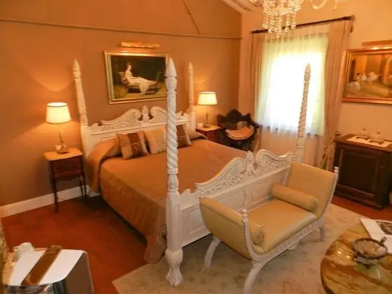 Exclusive Tek Büyük Yataklı Oda