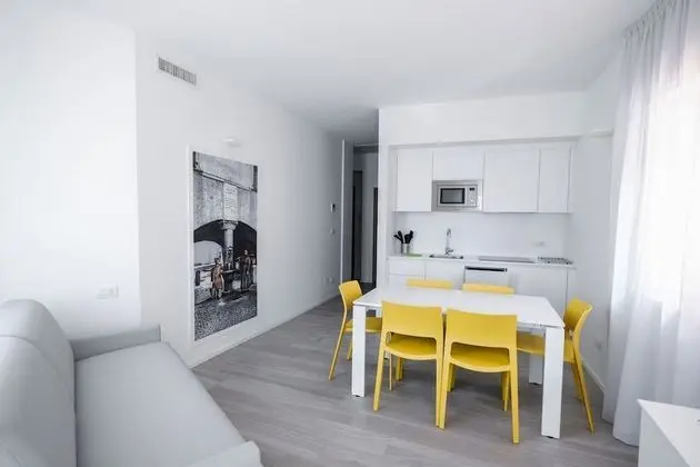 Apart Daire, 1 Yatak Odası, Göl Manzaralı (Carducci)