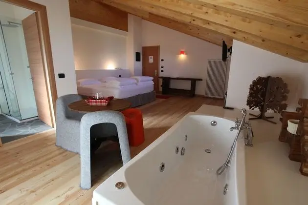 Comfort Tek Büyük Yataklı Oda, Sıcak Su Küveti, Ek Bina