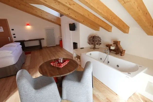 Comfort Tek Büyük Yataklı Oda, Sıcak Su Küveti, Ek Bina