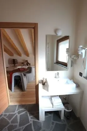 Comfort Tek Büyük Yataklı Oda, Sıcak Su Küveti, Ek Bina